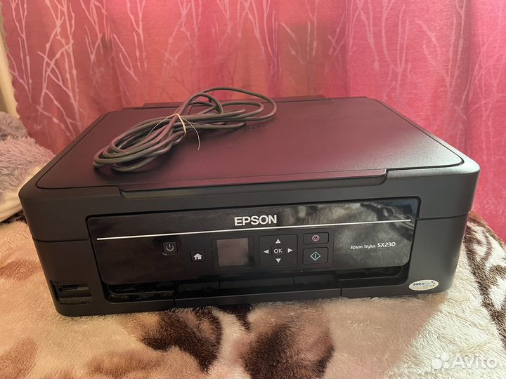 Мфу лазерный цветной Epson