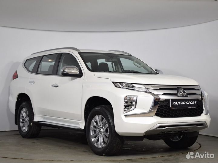 Mitsubishi Pajero Sport 3.0 AT, 2022