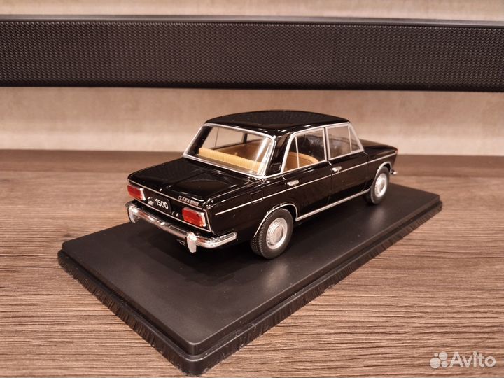 Ваз 2103 LADA 1500 1/24 Whitebox WB124237