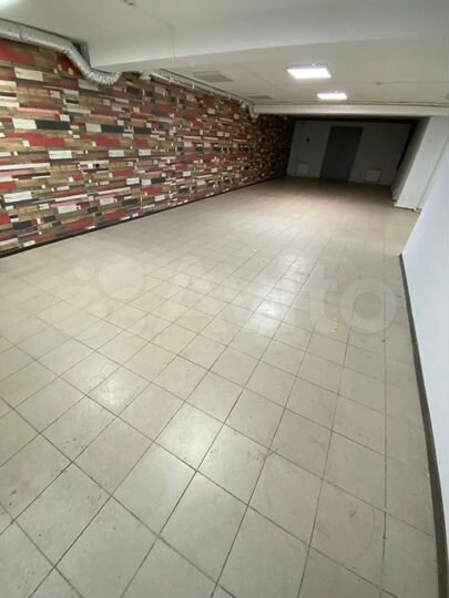 Помещения 18.7 м² и 147 м²