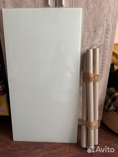 Кухонный стол стеклянный