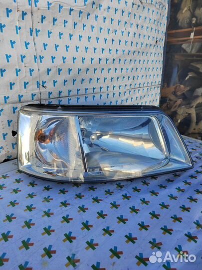 Фара передняя правая Volkswagen Transporter T5