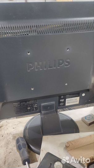 Монитор Philips 17