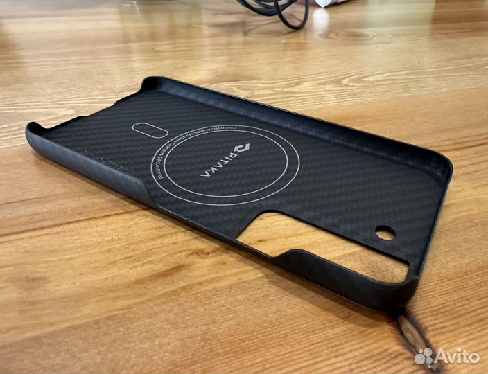 Pitaka для Samsung S22