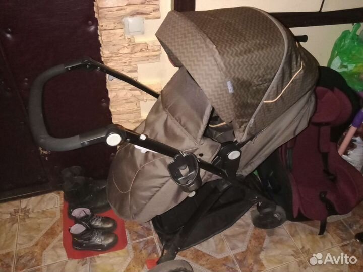 Прогулочная коляска