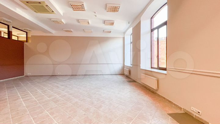 Аренда офиса 115м. Потолк 4м