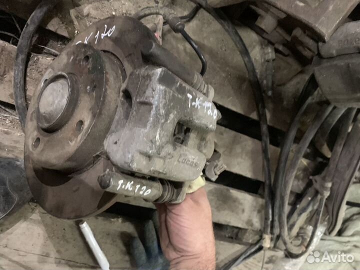 Задний суппорт Тойота Корола 120