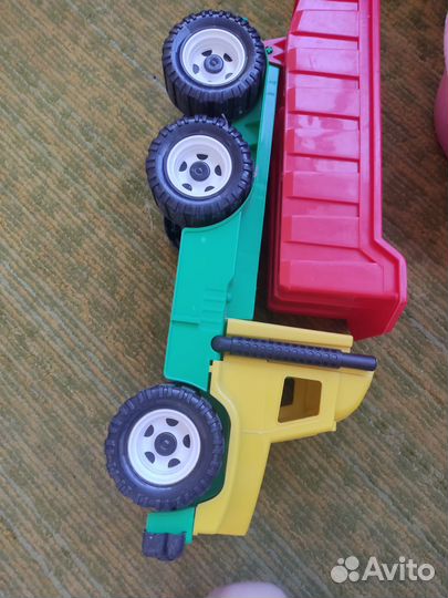 Игрушка самосвал большой