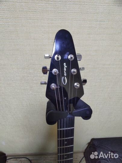 Электрогитара Caraya