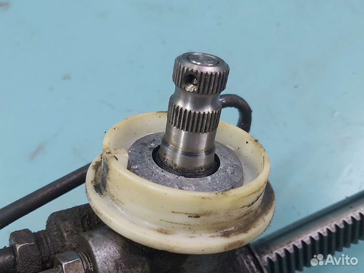 Рулевая рейка Mazda 323 bj