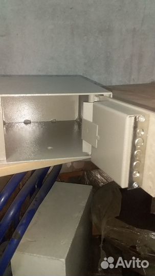 Автомобильные сейф