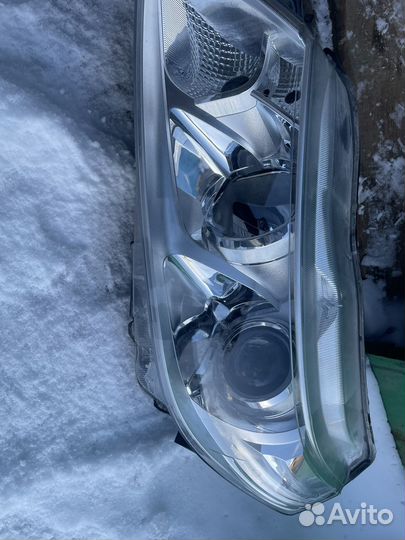Продам фара для Suzuki Vitara