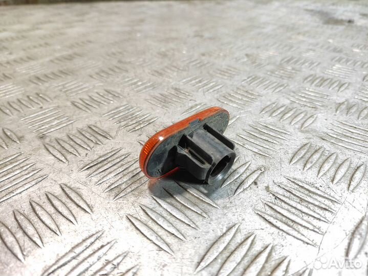 Повторитель в крыло левый Renault Clio 1991-1998