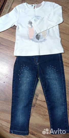 Комплект с лёгкой курткой, джинсами и лонгсливом