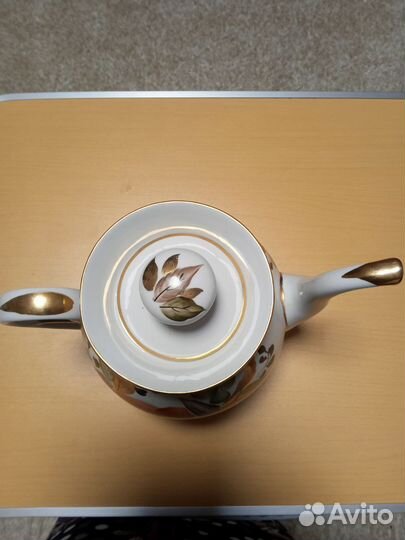 Фарфоровый чайник 3л