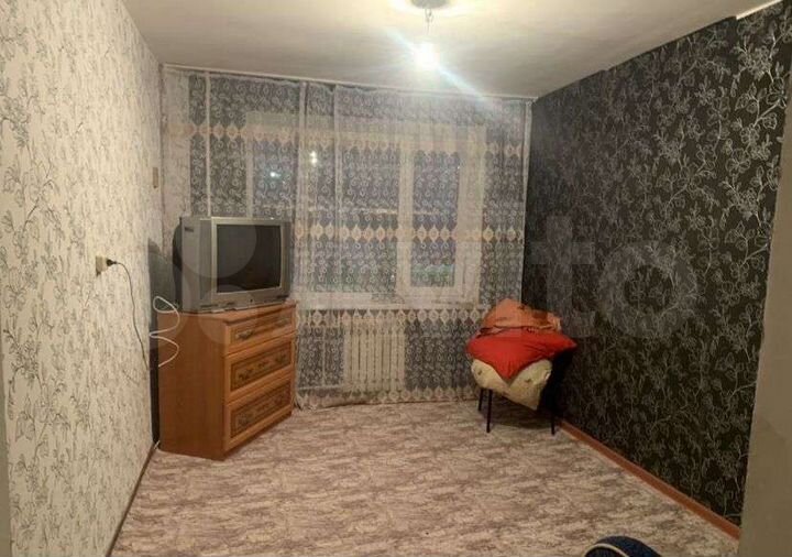 Комната 10 м² в 3-к., 1/2 эт.