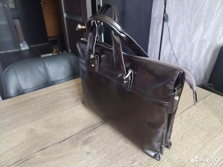 Кожаный портфель