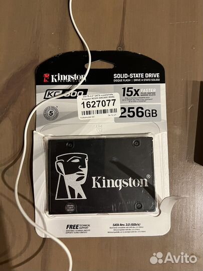 Жесткий диск ssd SATA kingstone 256gb