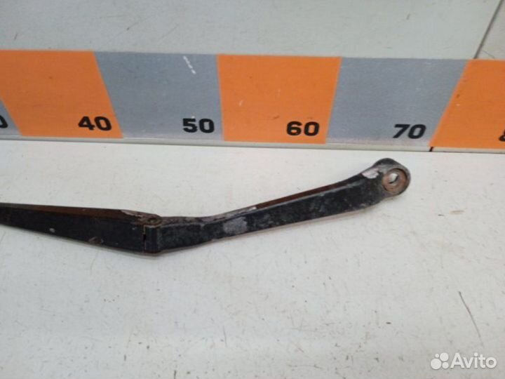 Поводок стеклоочистителя передний правый Chery