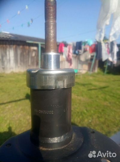 Стойка амортизатора передняя правая ваз калина