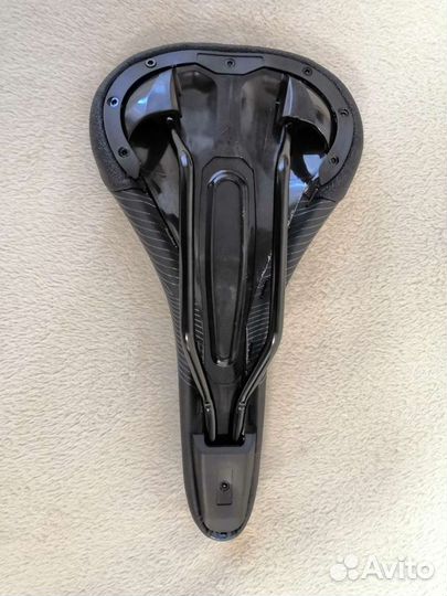 Седло для велосипеда новое Stark