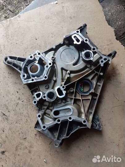 Крышка двигателя передняя Mercedes-Benz W221