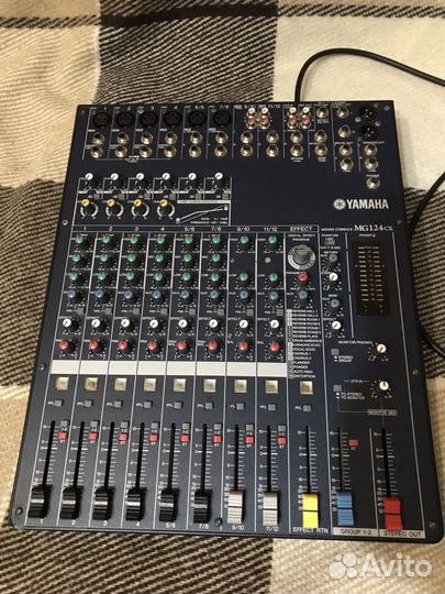Микшерный пульт Yamaha MG124CX