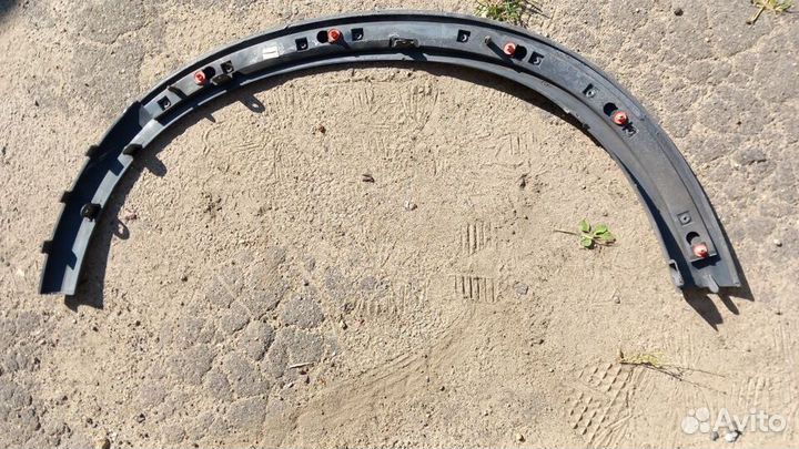 Volvo XC90 1 2002-2006 год молдинг на крыло правое