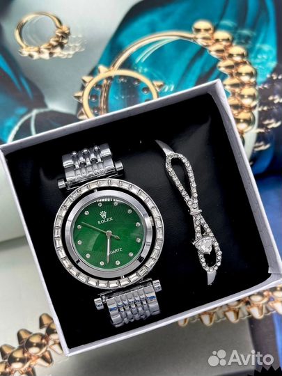 Женские часы и браслет