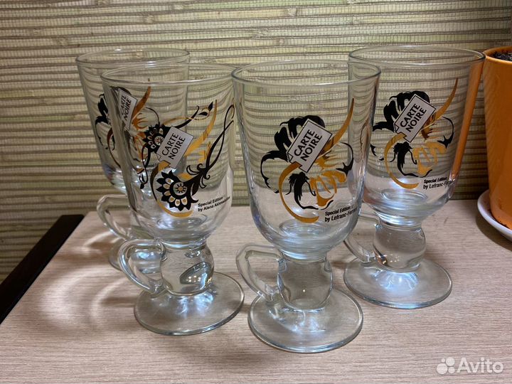 Бокалы каппучино, глинтвейн