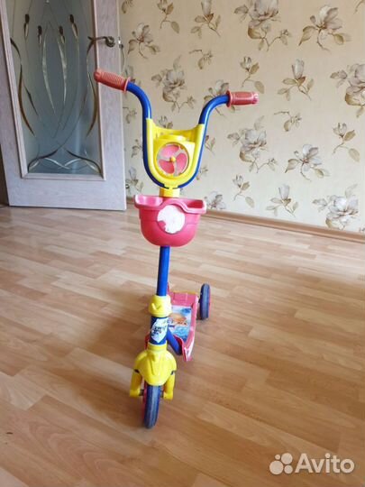 Самокат трехколесный