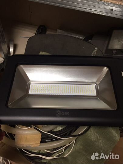 Светодиодный прожектор 200 вт