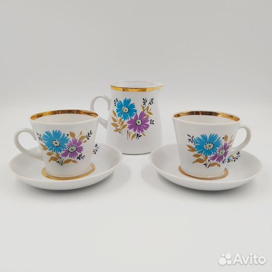 Набор из двух кофейных пар и молочника с цветочным
