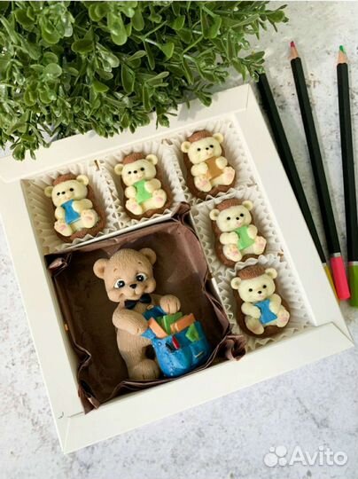 Фигурки из шоколада (1 сентября)