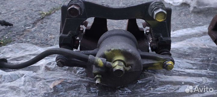 Супорта в сборе на Тайоту Авенсис Т250 2004-2008 г