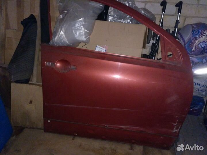 Продам переднюю правую дверь для nissan qashqai