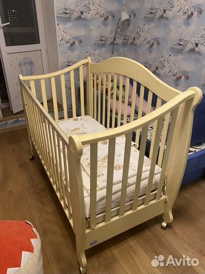 Детская кроватка