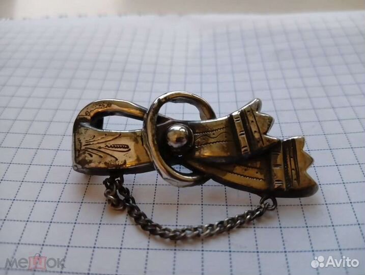 Брошь серебро 84 пробы