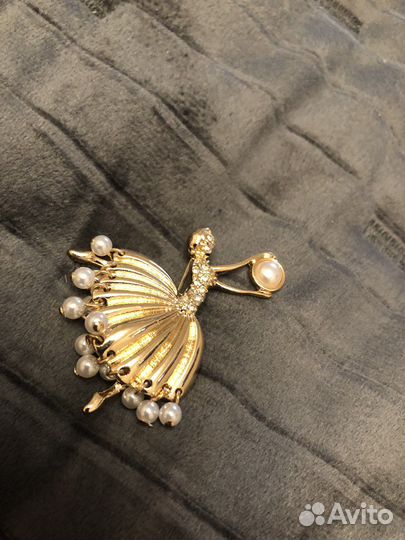 Новая брошь Avon