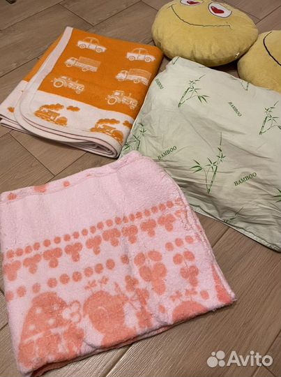 Подушки и одеяла