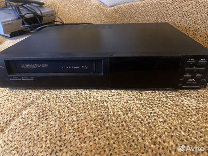 Кассетный магнитофон HQ