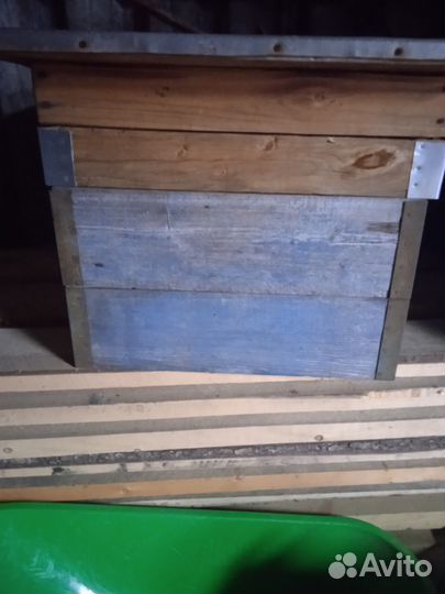 Дадан 12 рамок. Магазины. Подкрышник крыша