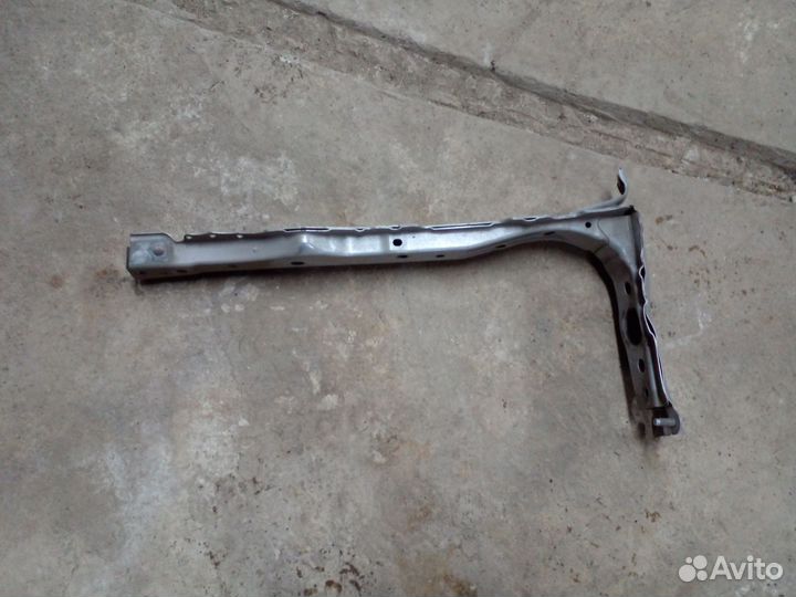 Суппорт радиаторов левый Toyota Rav4 40 кузов