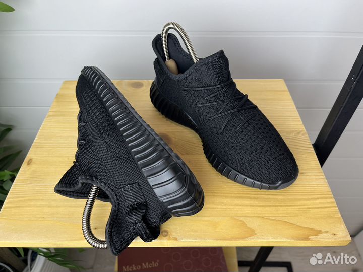 Кроссовки Adidas Yeezy 36-41 новые