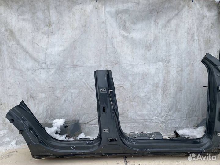 Порог со стойкой правый Volkswagen Tiguan