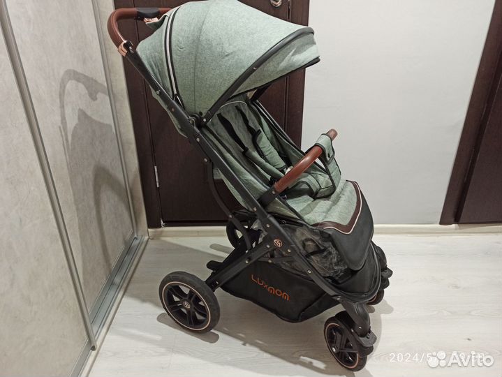 Прогулочная коляска luxmom 609