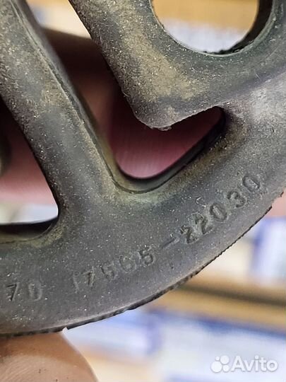 Тойота Крепление глушителя toyota