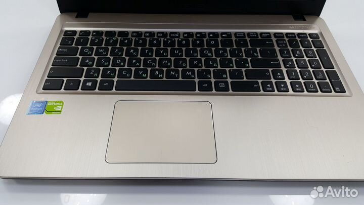Ноутбук Asus i5-7200u Nvidia 920mx