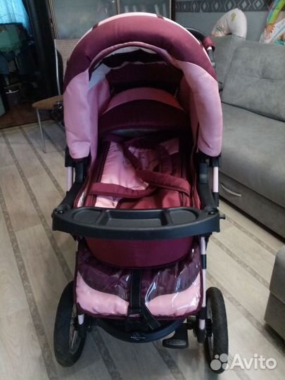 Прогулочная коляска