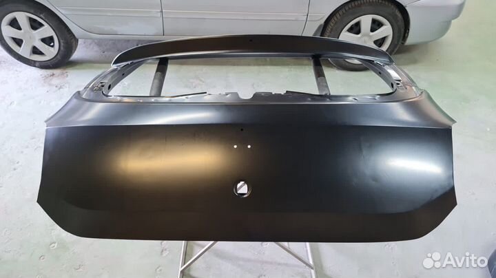 Крышка багажника renault sandero 2